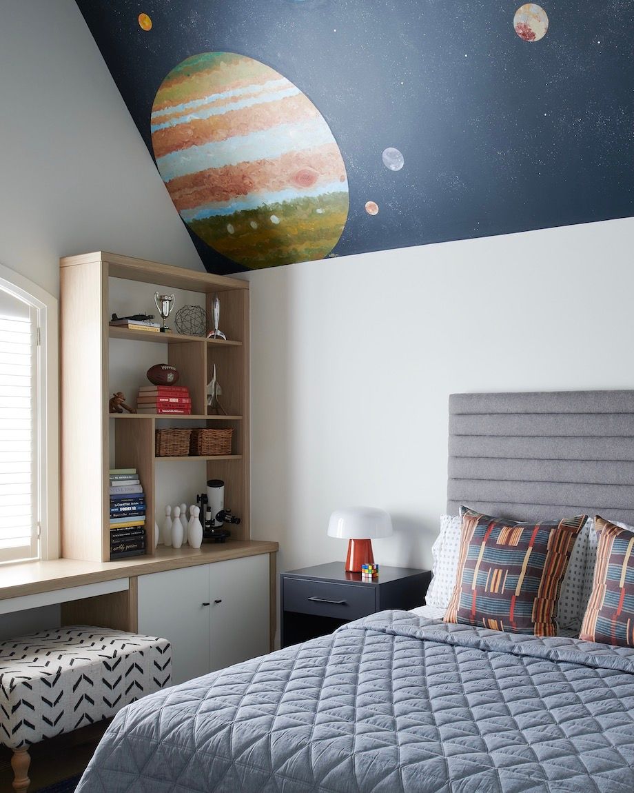 space decor in child's bedroom